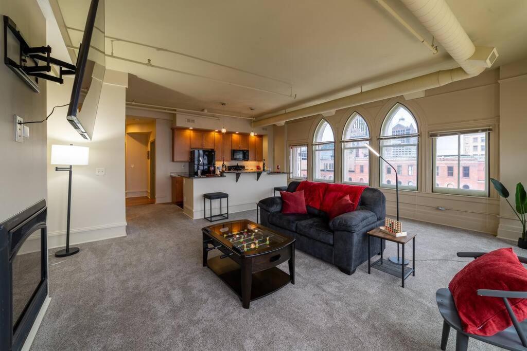 King Bed W/ Panoramic Views Of Dt! Apartment Rochester Exterior photo
